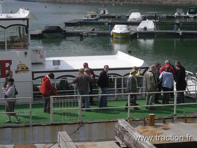 2011_CVAAM_35ans_12_Bateau-Mouche (2).JPG - 35 Ans du CVAAM, sortie dans le Doubs et le Jura, du 26 Avril au 1er Mai 2011, le Lac de Vouglans, déjeuner-croisière